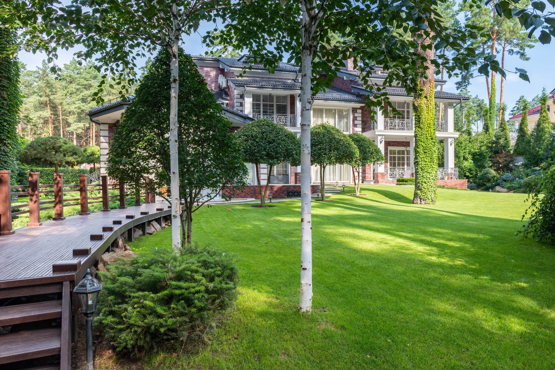 K&R Landscaping lawn and landscape care